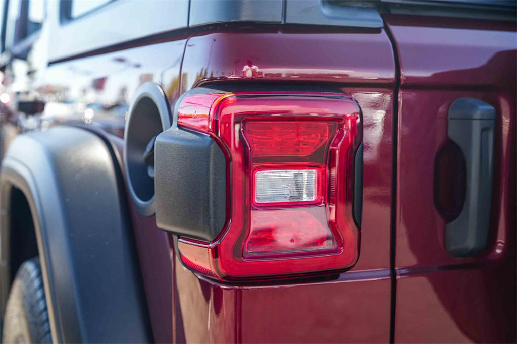 Thumbnail: 2021 Jeep Wrangler - 19