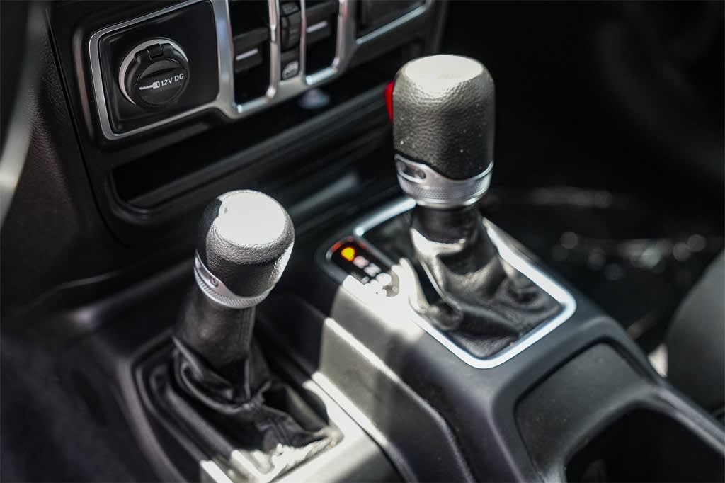 Thumbnail: 2021 Jeep Wrangler - 14