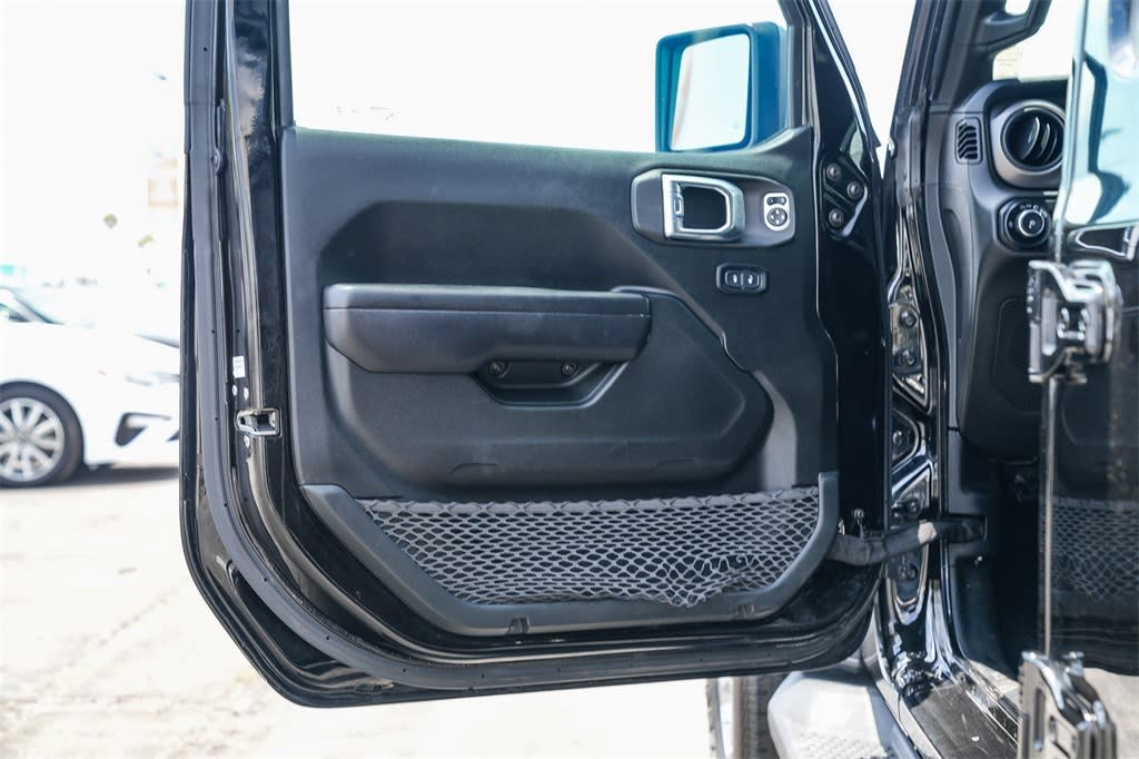 Thumbnail: 2021 Jeep Wrangler - 22