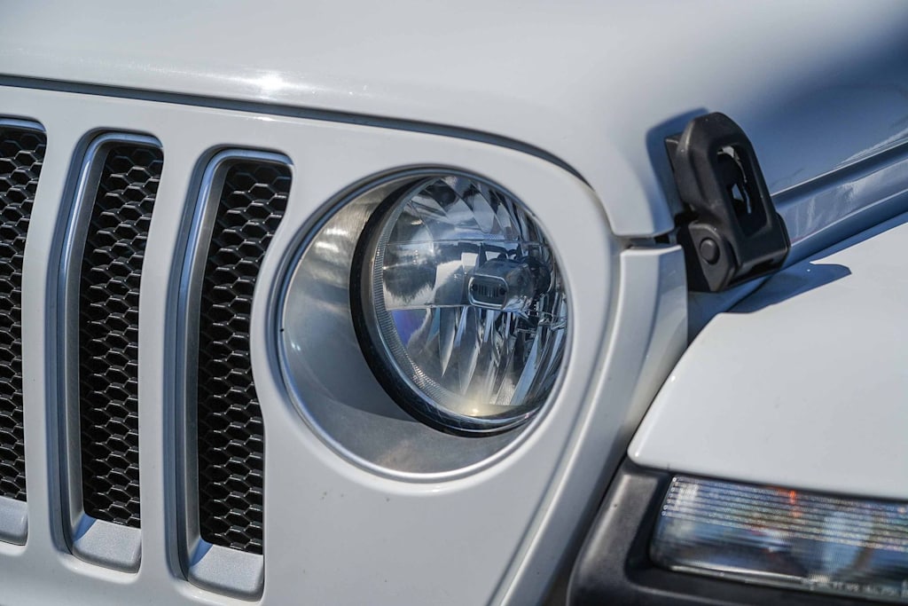 Thumbnail: 2020 Jeep Wrangler - 16