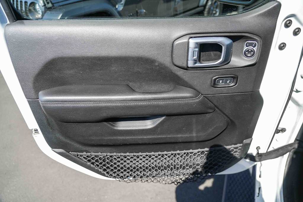 Thumbnail: 2020 Jeep Wrangler - 21