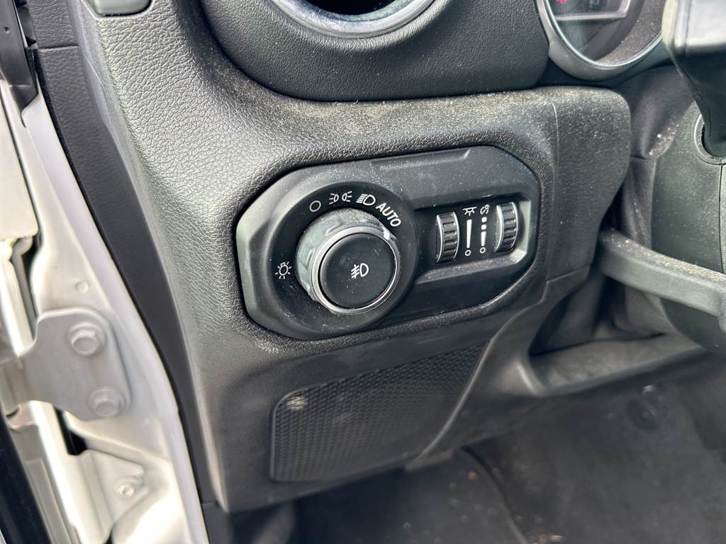 Thumbnail: 2019 Jeep Wrangler - 39