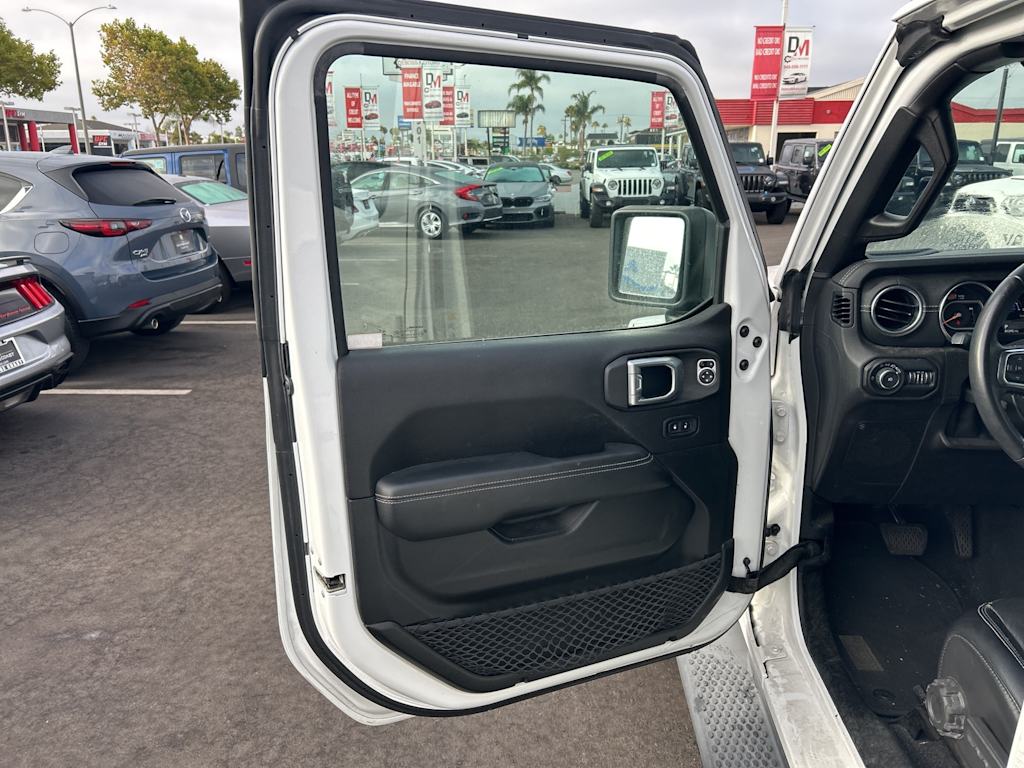 Thumbnail: 2019 Jeep Wrangler - 30