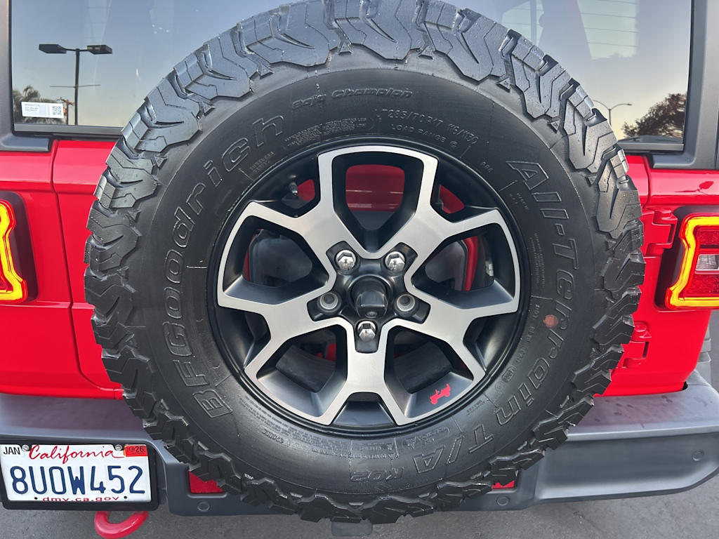 Thumbnail: 2021 Jeep Wrangler - 32