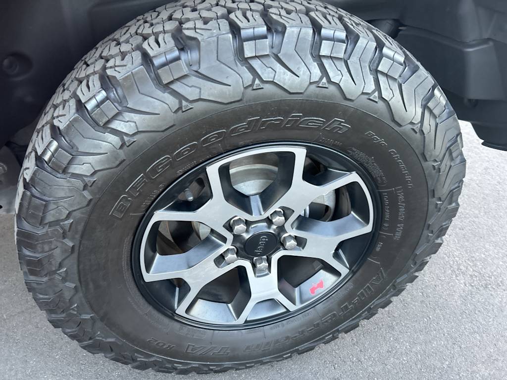 Thumbnail: 2021 Jeep Wrangler - 29