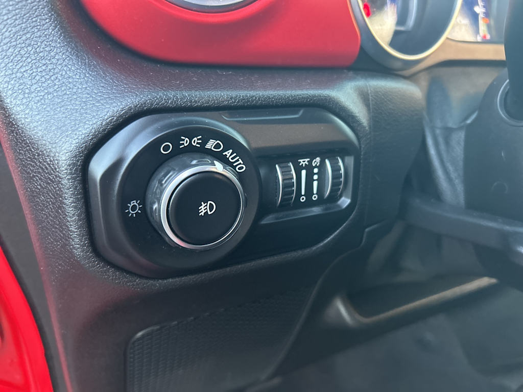 Thumbnail: 2021 Jeep Wrangler - 43