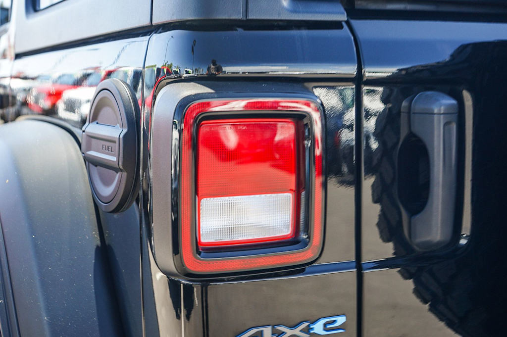 Thumbnail: 2023 Jeep Wrangler - 9