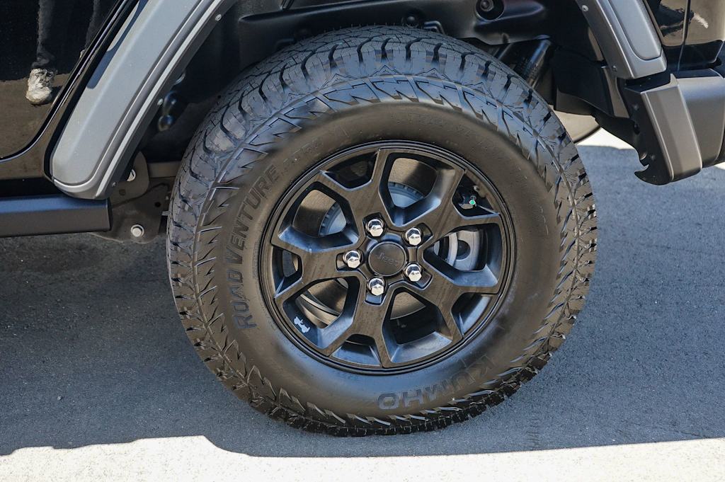 Thumbnail: 2023 Jeep Wrangler - 15