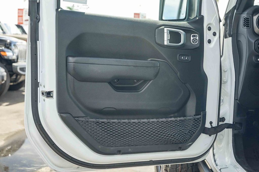 Thumbnail: 2023 Jeep Wrangler - 21