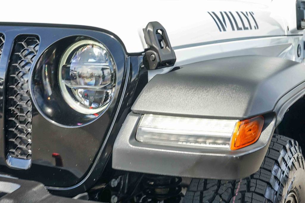 Thumbnail: 2023 Jeep Wrangler - 19