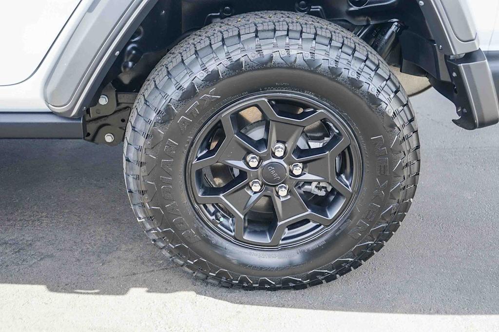 Thumbnail: 2023 Jeep Wrangler - 20