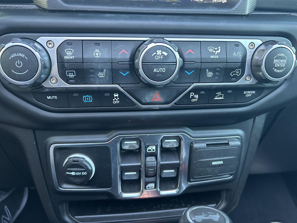 Thumbnail: 2023 Jeep Wrangler - 38