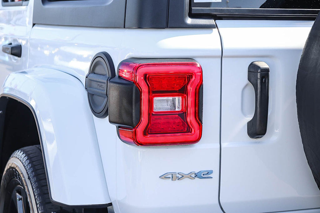 Thumbnail: 2023 Jeep Wrangler - 20