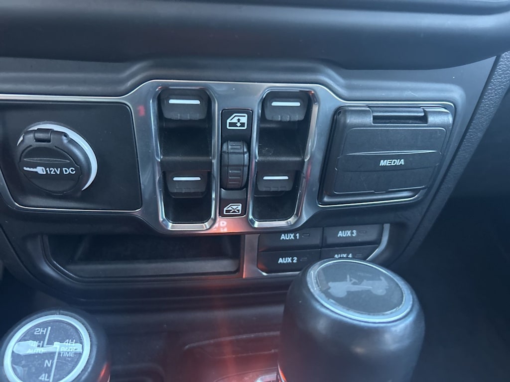 Thumbnail: 2023 Jeep Wrangler - 43