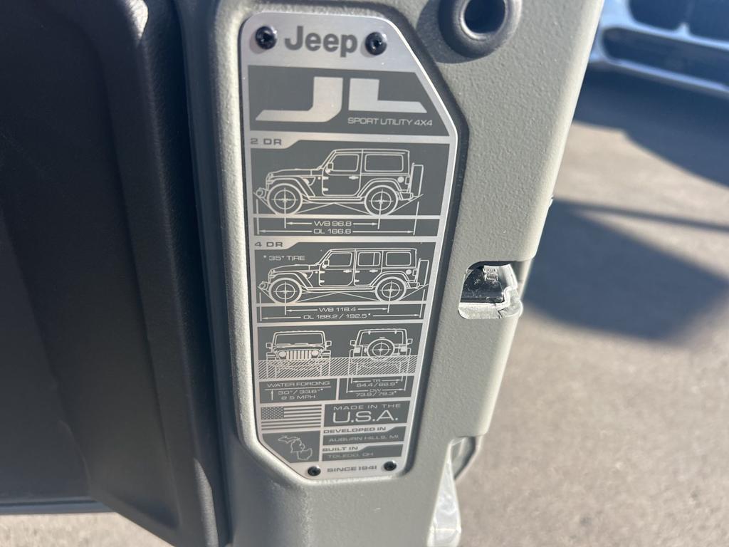 Thumbnail: 2023 Jeep Wrangler - 33