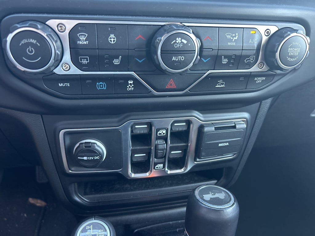 Thumbnail: 2023 Jeep Wrangler - 37