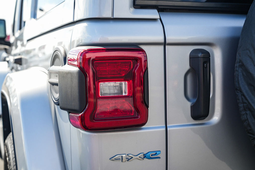 Thumbnail: 2022 Jeep Wrangler - 18