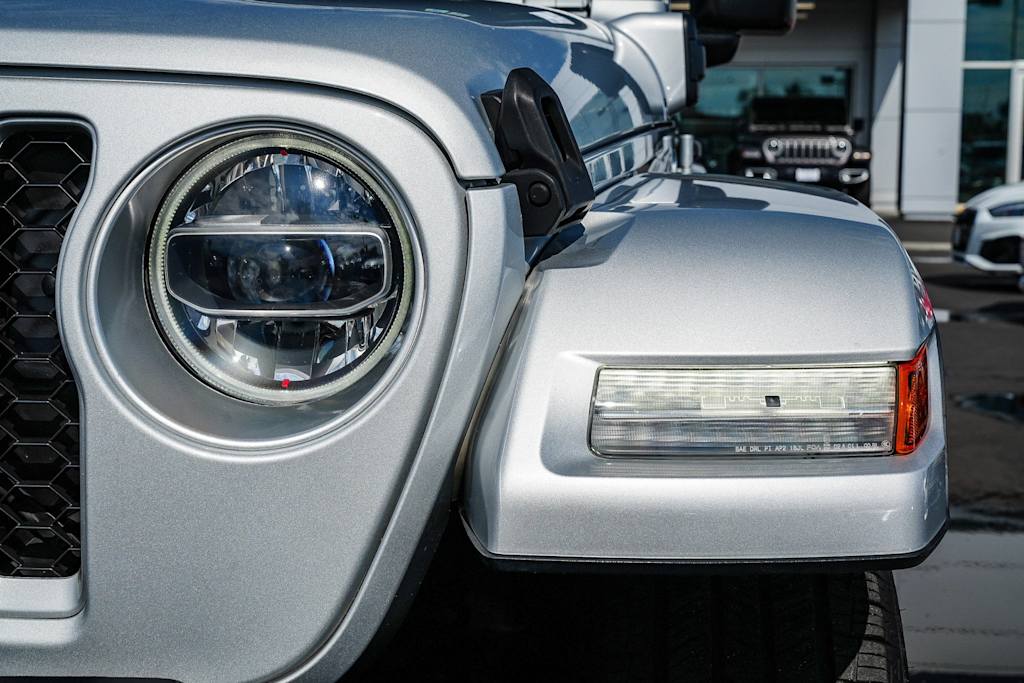 Thumbnail: 2022 Jeep Wrangler - 19