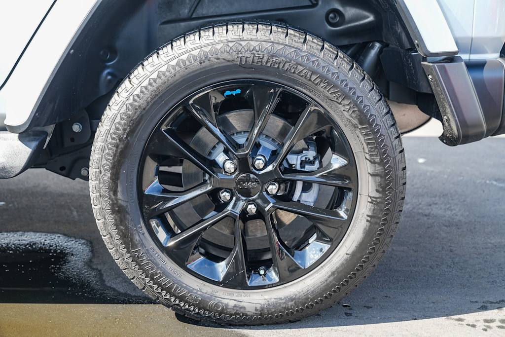 Thumbnail: 2022 Jeep Wrangler - 20