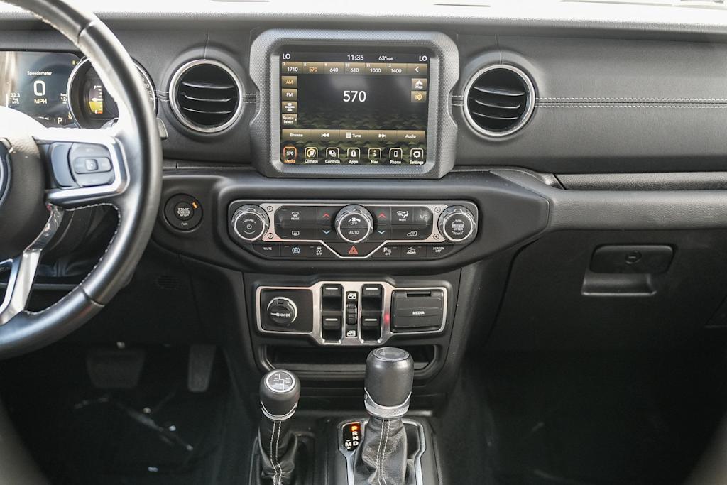 Thumbnail: 2022 Jeep Wrangler - 12