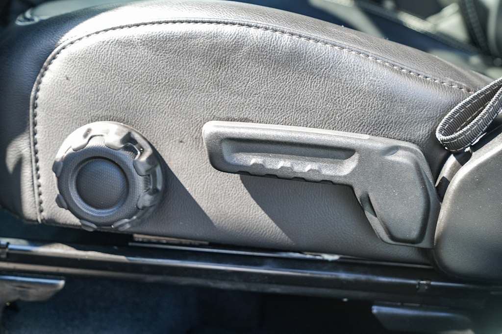 Thumbnail: 2022 Jeep Wrangler - 23