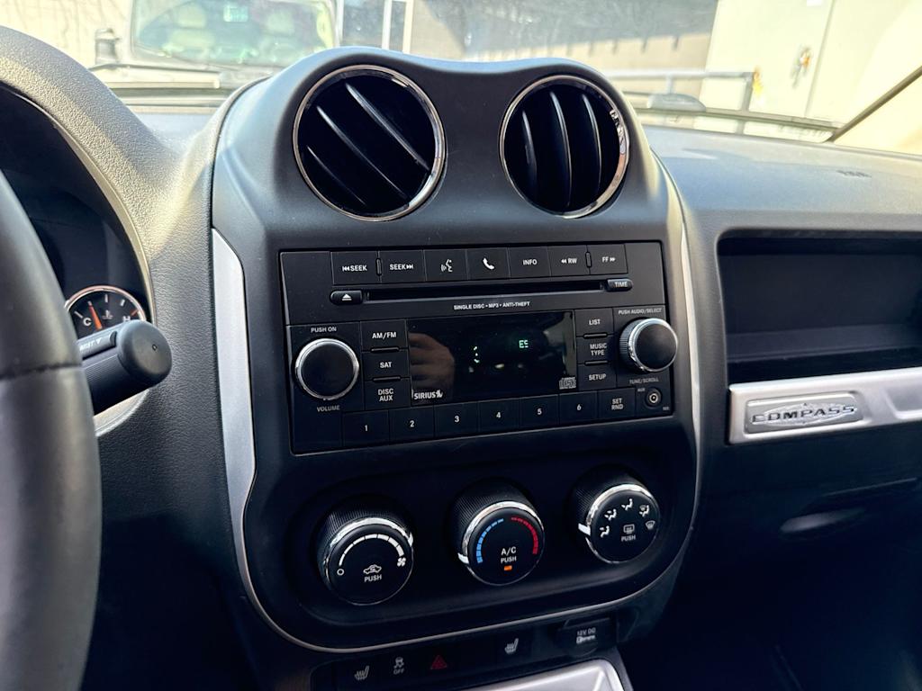 Thumbnail: 2014 Jeep Compass - 10