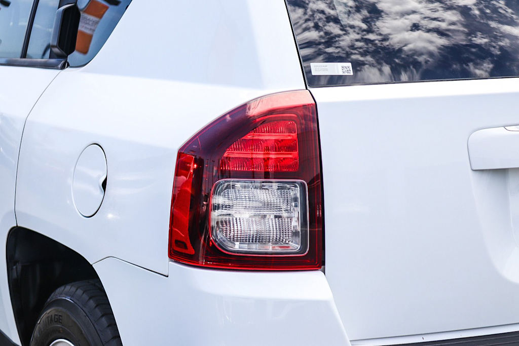 Thumbnail: 2014 Jeep Compass - 18