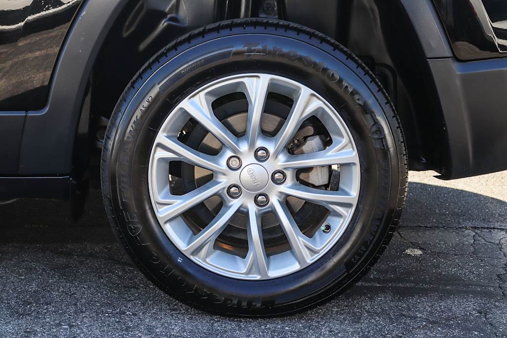 Thumbnail: 2019 Jeep Cherokee - 21