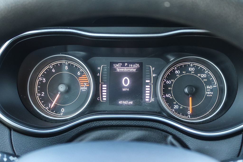 Thumbnail: 2019 Jeep Cherokee - 15