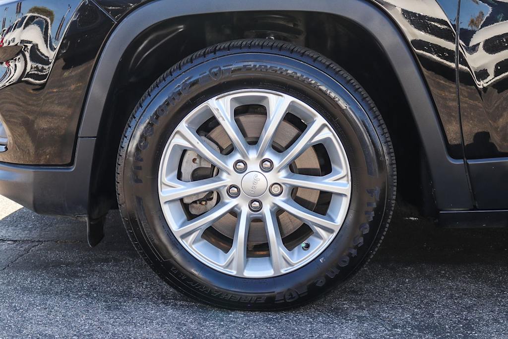 Thumbnail: 2019 Jeep Cherokee - 6