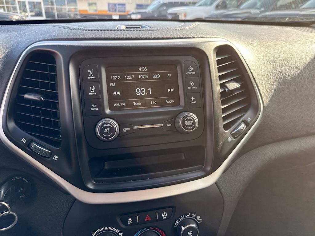 Thumbnail: 2018 Jeep Cherokee - 7