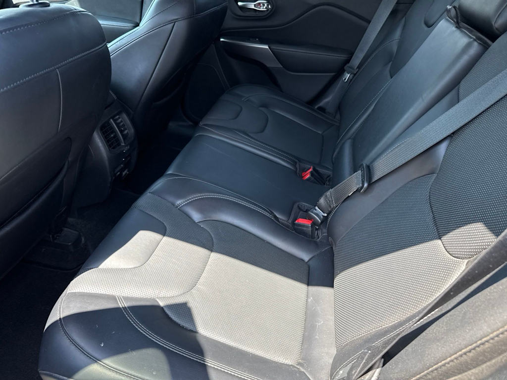 Thumbnail: 2019 Jeep Cherokee - 6