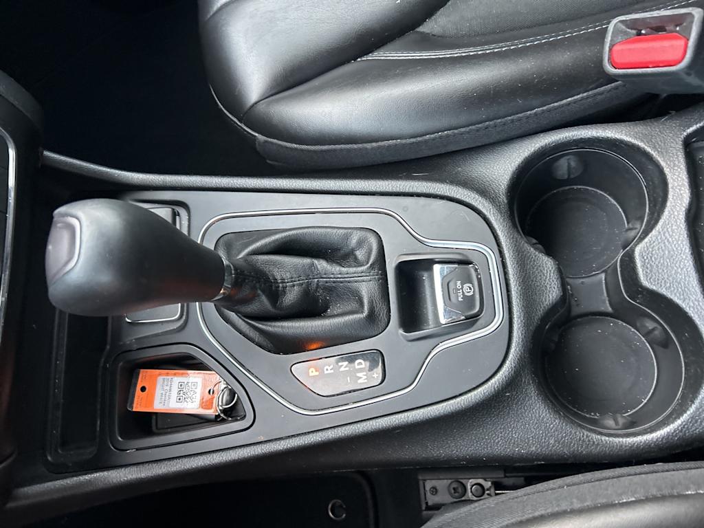 Thumbnail: 2019 Jeep Cherokee - 40