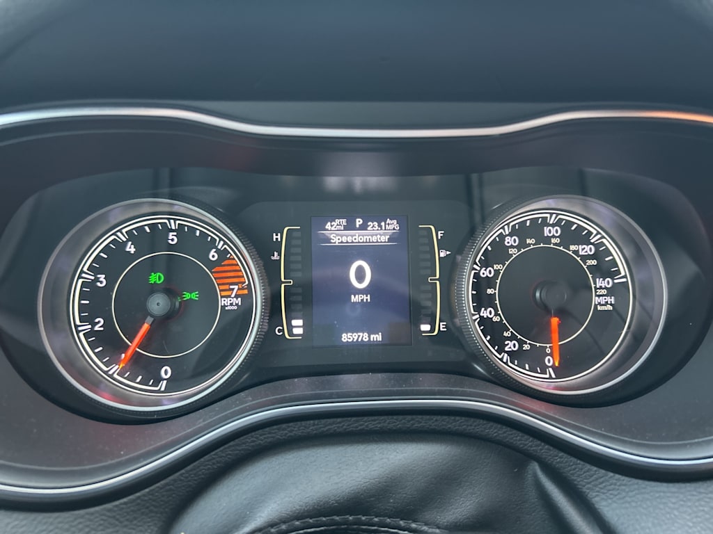 Thumbnail: 2019 Jeep Cherokee - 17