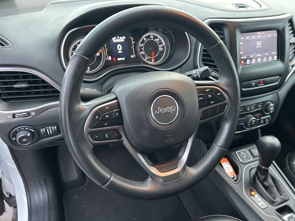 Thumbnail: 2019 Jeep Cherokee - 14