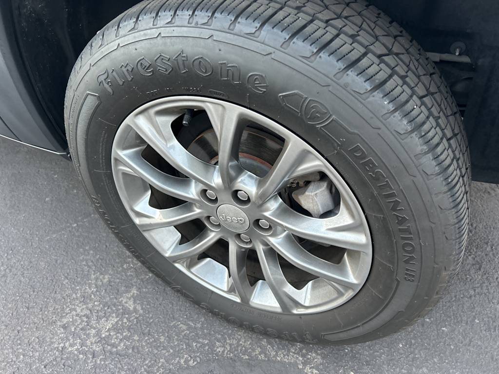 Thumbnail: 2019 Jeep Cherokee - 26