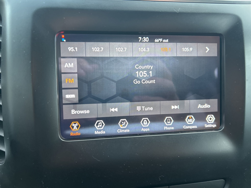 Thumbnail: 2019 Jeep Cherokee - 15