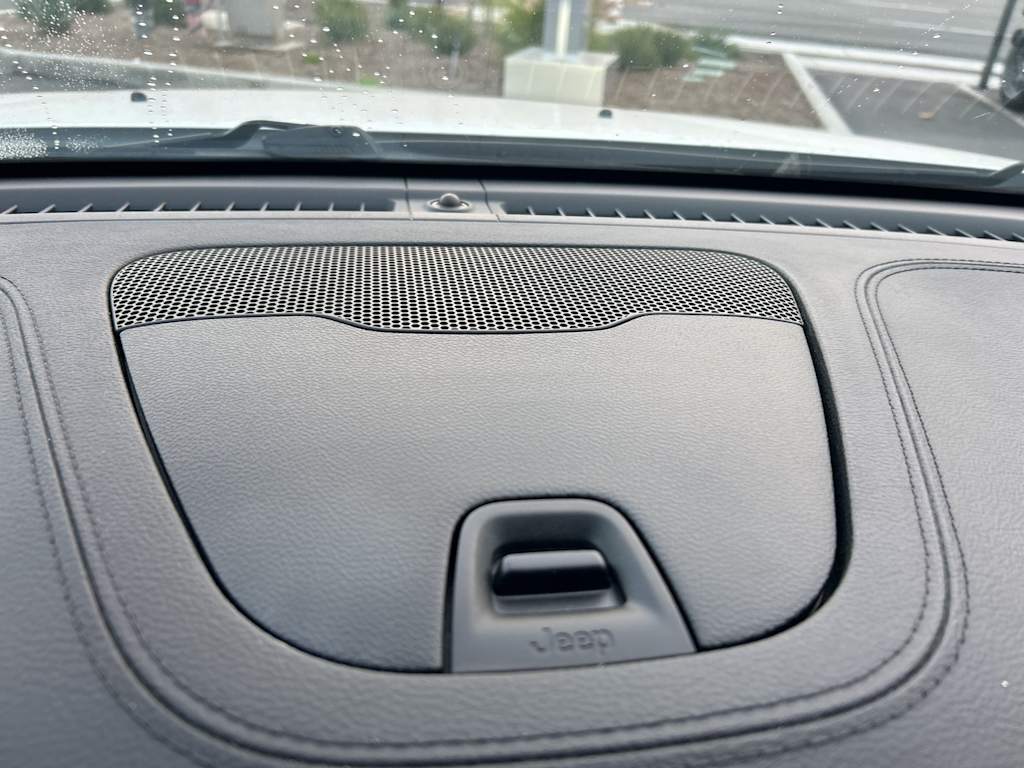 Thumbnail: 2019 Jeep Cherokee - 34