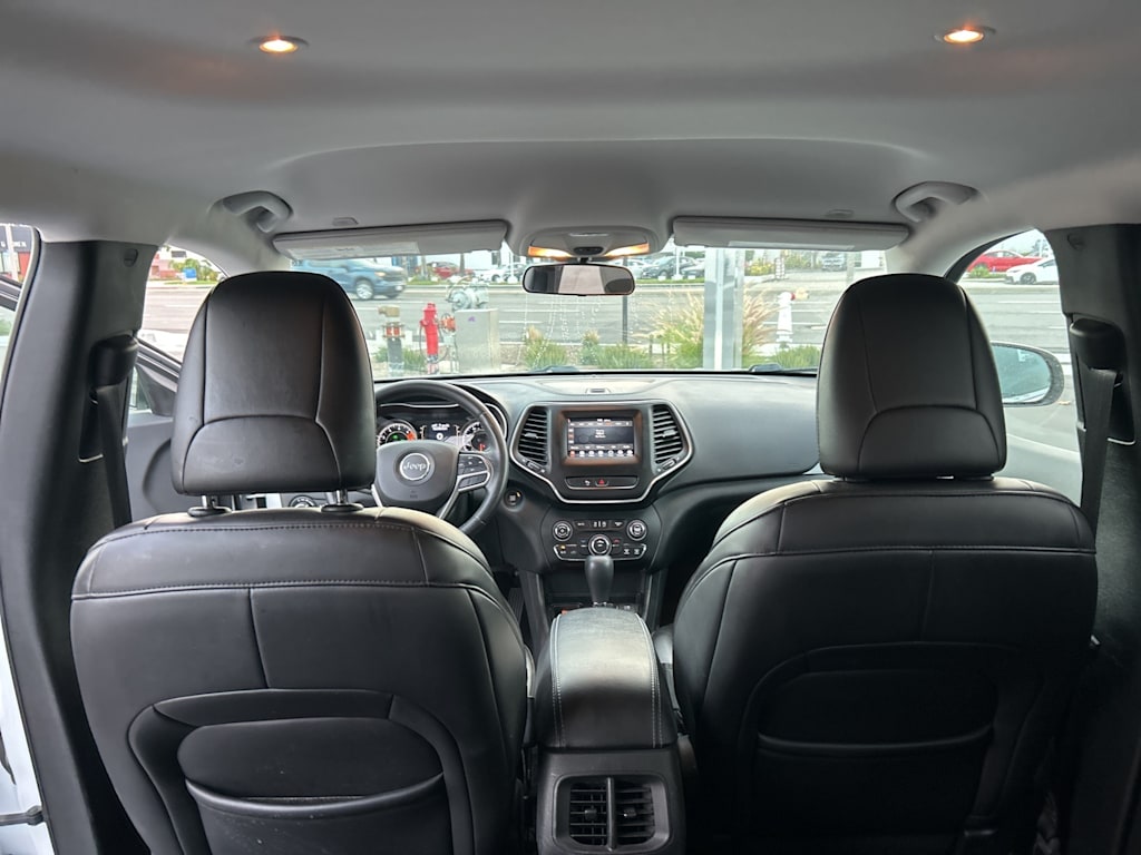 Thumbnail: 2019 Jeep Cherokee - 9