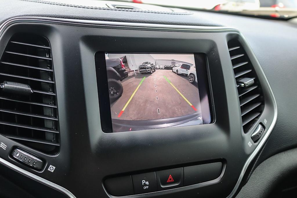 Thumbnail: 2019 Jeep Cherokee - 26