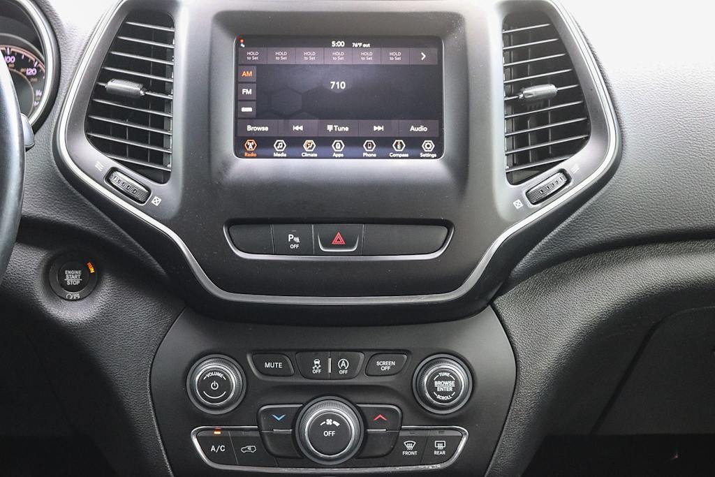 Thumbnail: 2019 Jeep Cherokee - 13