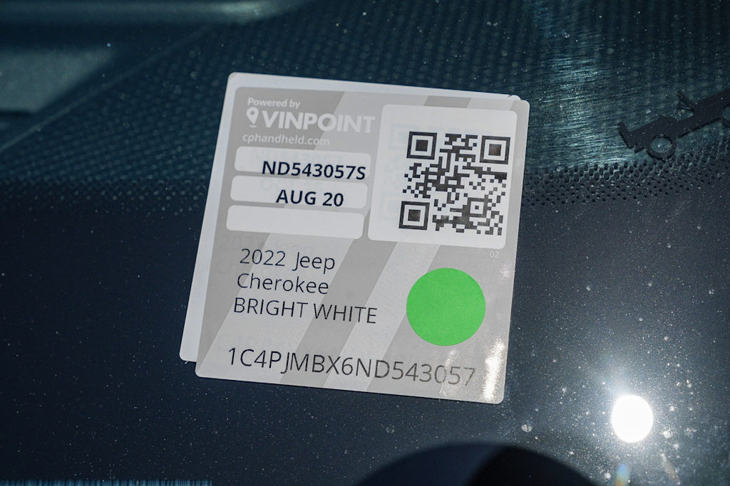 Thumbnail: 2022 Jeep Cherokee - 17