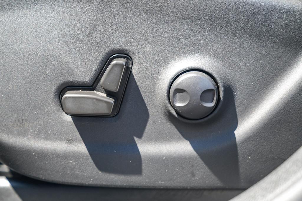 Thumbnail: 2022 Jeep Cherokee - 24