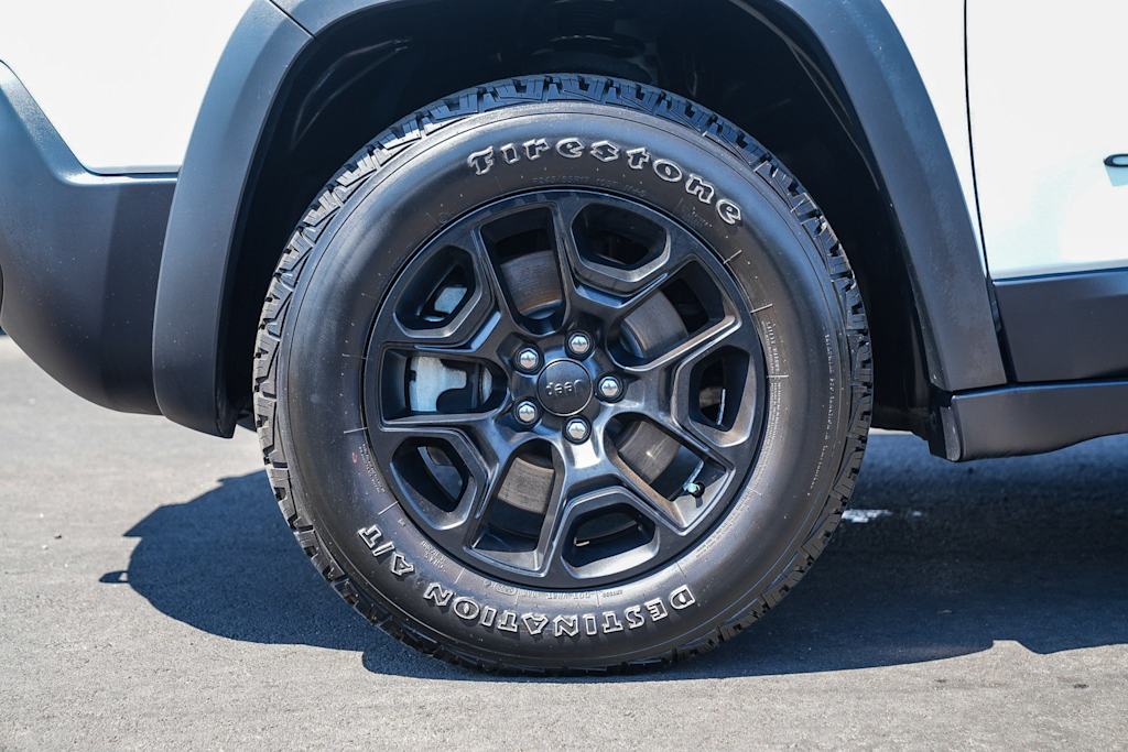 Thumbnail: 2022 Jeep Cherokee - 6