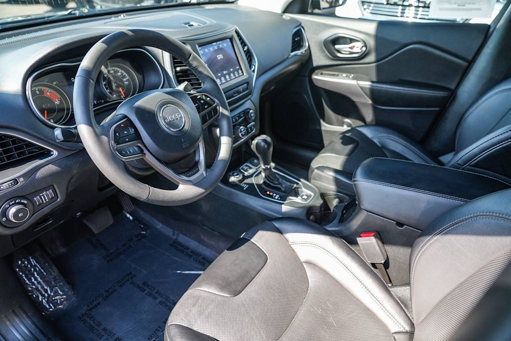 Thumbnail: 2022 Jeep Cherokee - 13