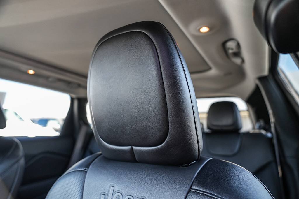 Thumbnail: 2022 Jeep Cherokee - 10