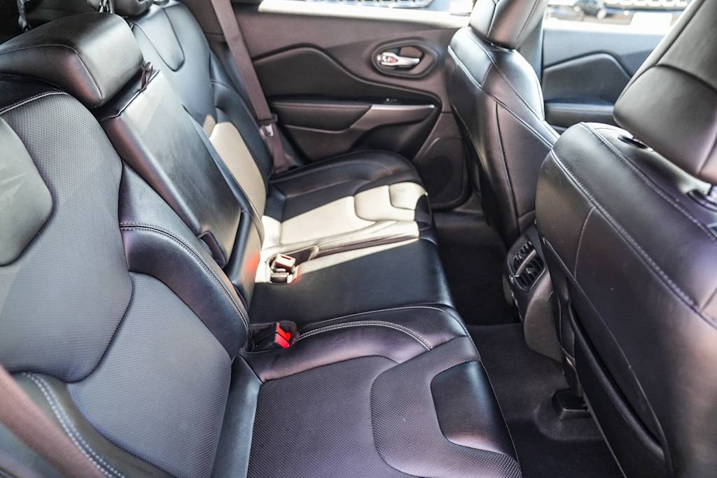 Thumbnail: 2022 Jeep Cherokee - 11