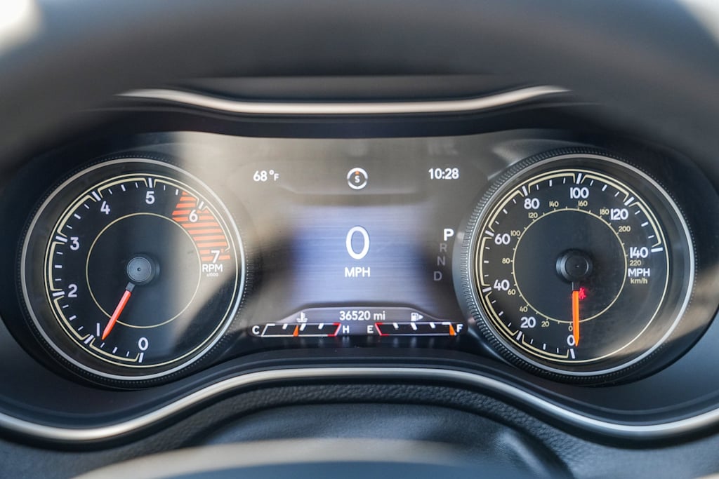 Thumbnail: 2022 Jeep Cherokee - 16