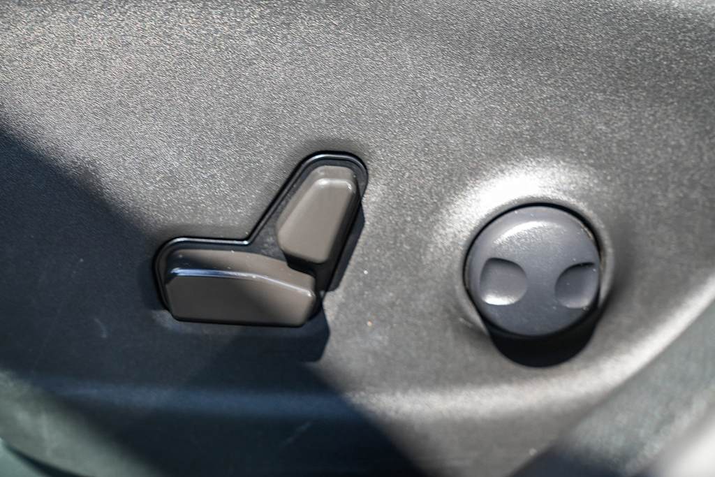 Thumbnail: 2022 Jeep Cherokee - 24