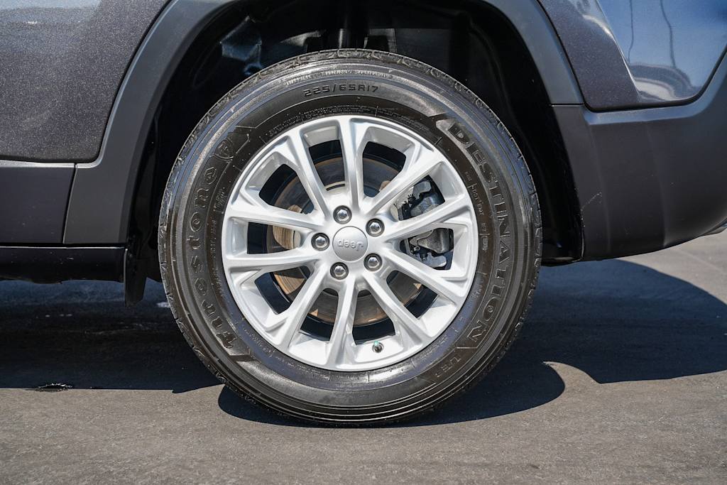 Thumbnail: 2022 Jeep Cherokee - 22